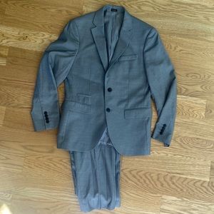 J Ferrar Slim Grey Suit Jacket and Pants. 38 Slim Jacket, 30x30 Pant
